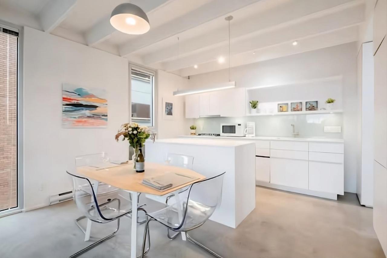 Modern, Bright & Central 1-Bed Downtown Apt Close To Rogers Arena Vancouver Exteriör bild