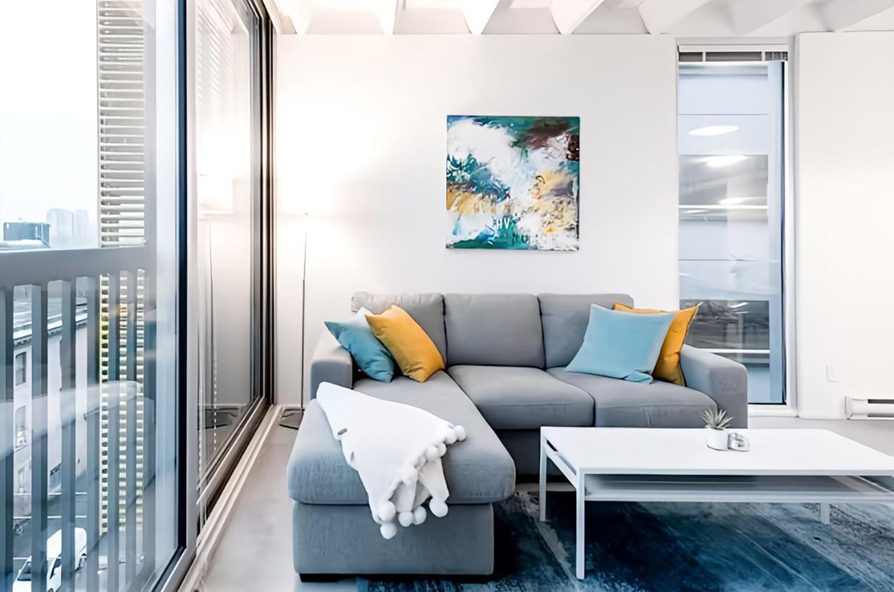 Modern, Bright & Central 1-Bed Downtown Apt Close To Rogers Arena Vancouver Exteriör bild