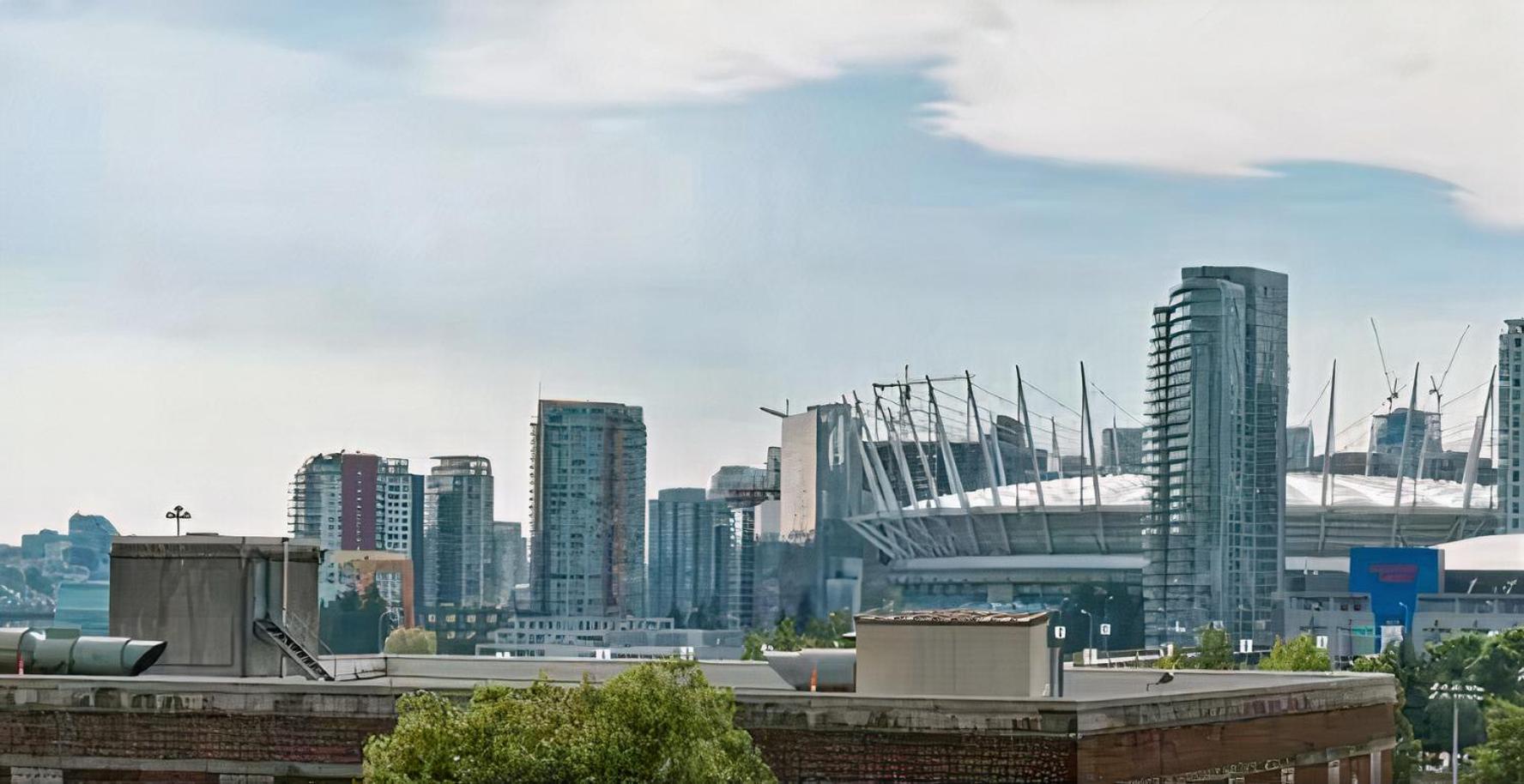 Modern, Bright & Central 1-Bed Downtown Apt Close To Rogers Arena Vancouver Exteriör bild